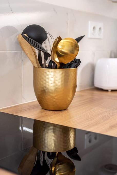 Le Cocoon - Appartement Dans Maison Du Xviieme Siecle Fougères Esterno foto
