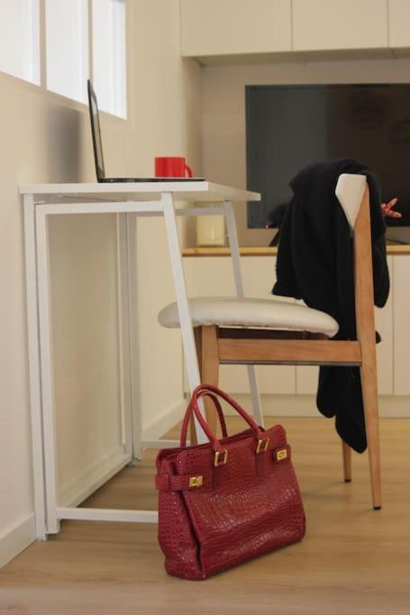 Le Cocoon - Appartement Dans Maison Du Xviieme Siecle Fougères Esterno foto