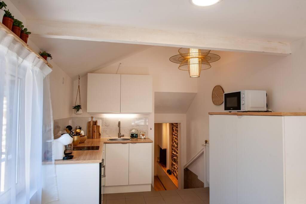 Le Cocoon - Appartement Dans Maison Du Xviieme Siecle Fougères Esterno foto