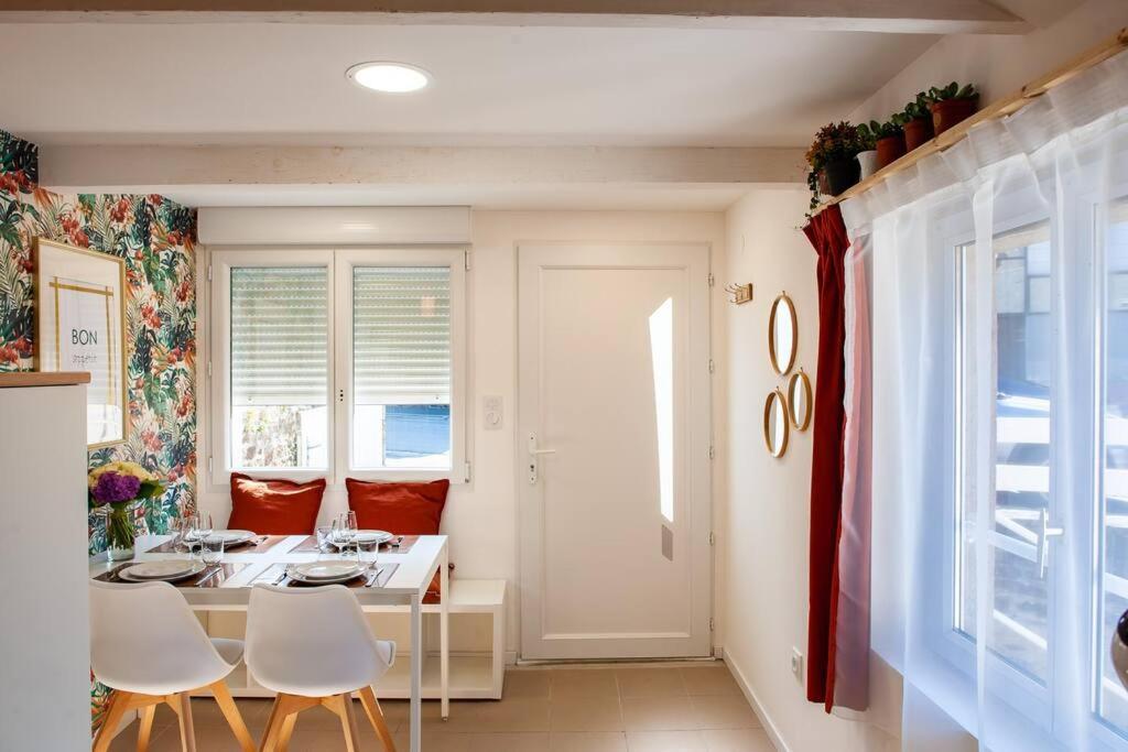 Le Cocoon - Appartement Dans Maison Du Xviieme Siecle Fougères Esterno foto